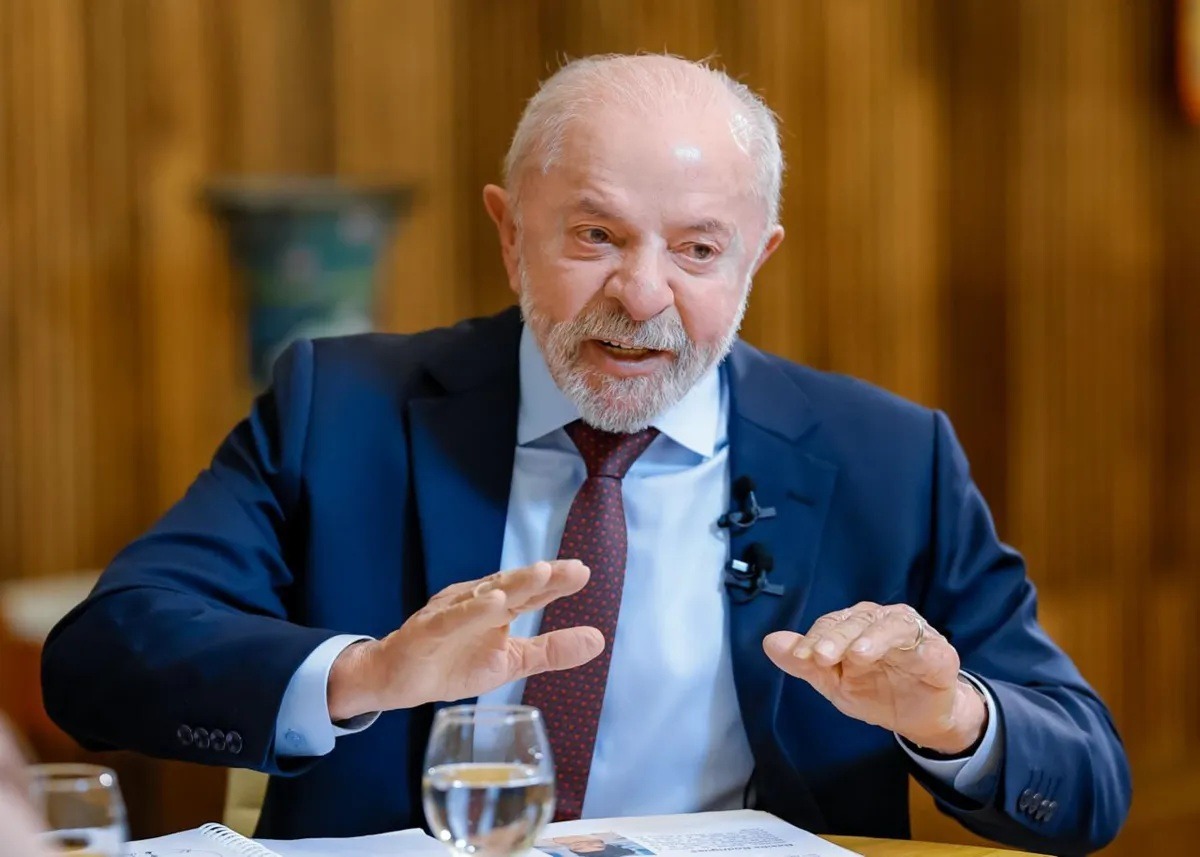 Após conceder reajuste no Bolsa Família, Lula promete distribuição de canetas emagrecedoras pelo SUS