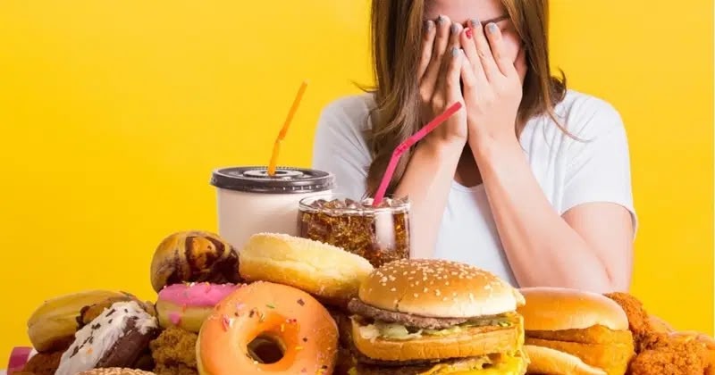 “Eu mereço”: por que um dia difícil costuma terminar em chocolate, pizza ou hambúrguer?