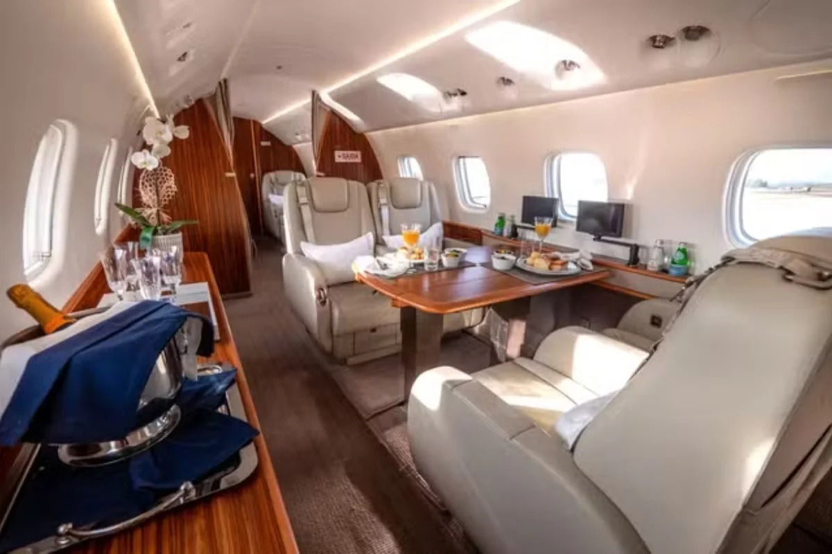 Veja fotos do avião ligado a Vorcaro que foi usado por Flávio e Moraes