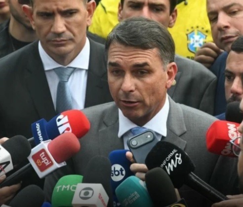 Flávio diz que Lula está “desesperado” e chama promessa do presidente de proibir bets de “populista, hipócrita e eleitoreira”