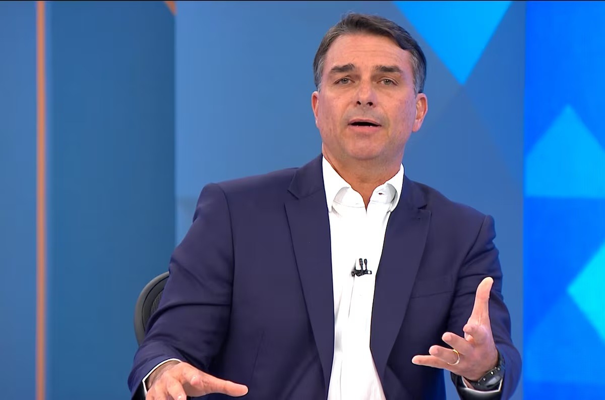 Defesa de Flávio pede prisão de servidor Secretaria de Comunicação da Presidência que incentivou fake news sobre Nossa Senhora Aparecida
