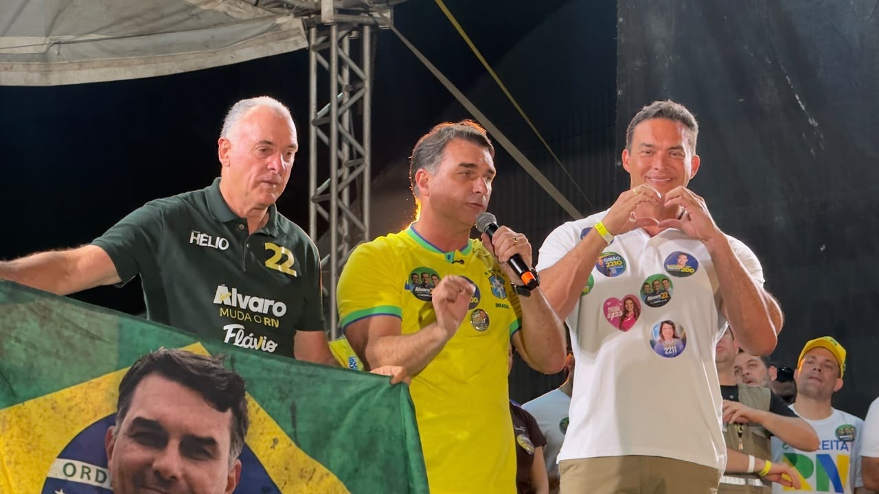 PT aciona Justiça para tirar Flávio Bolsonaro do programa eleitoral de Coronel Hélio