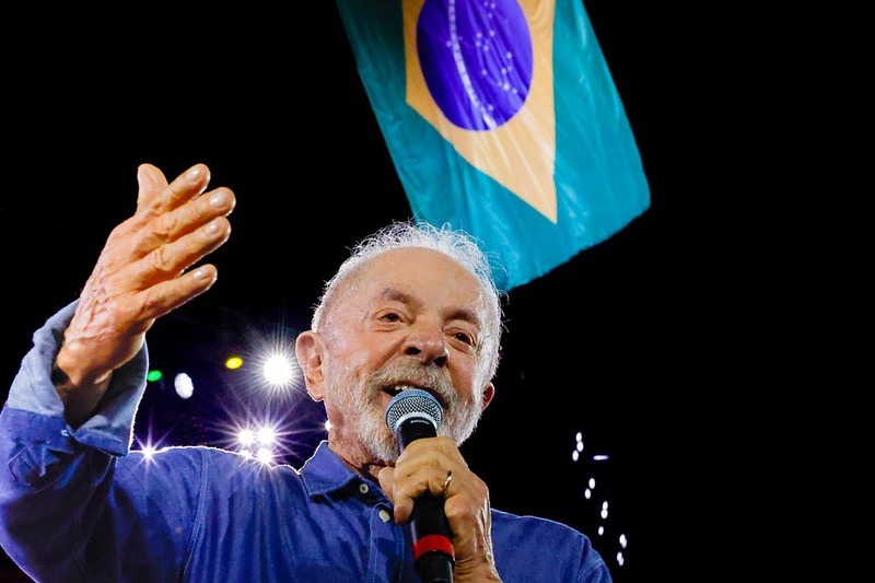 VÍDEO: Lula diz que homem “não gosta de toque” e que mulher “aprende desde pequena”