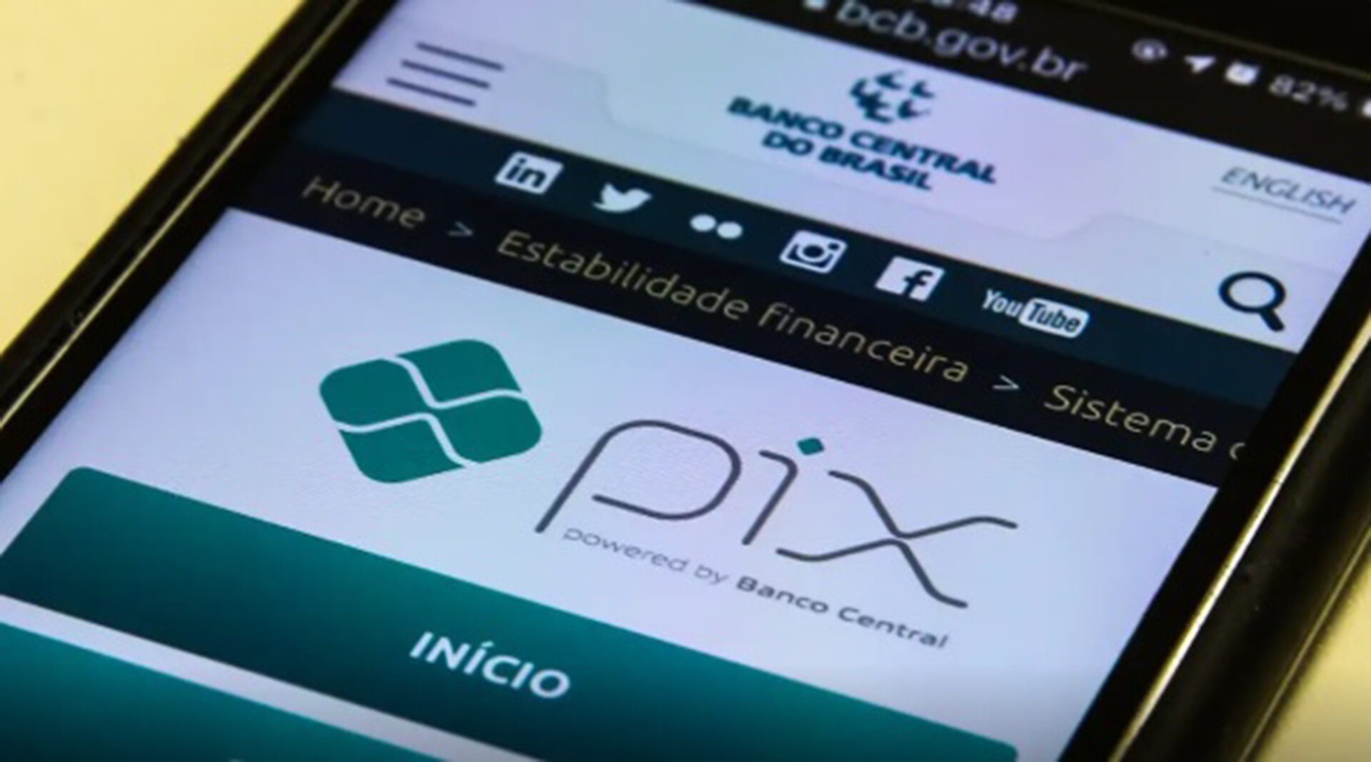 Pix por aproximação terá novas regras em outubro; entenda o que muda