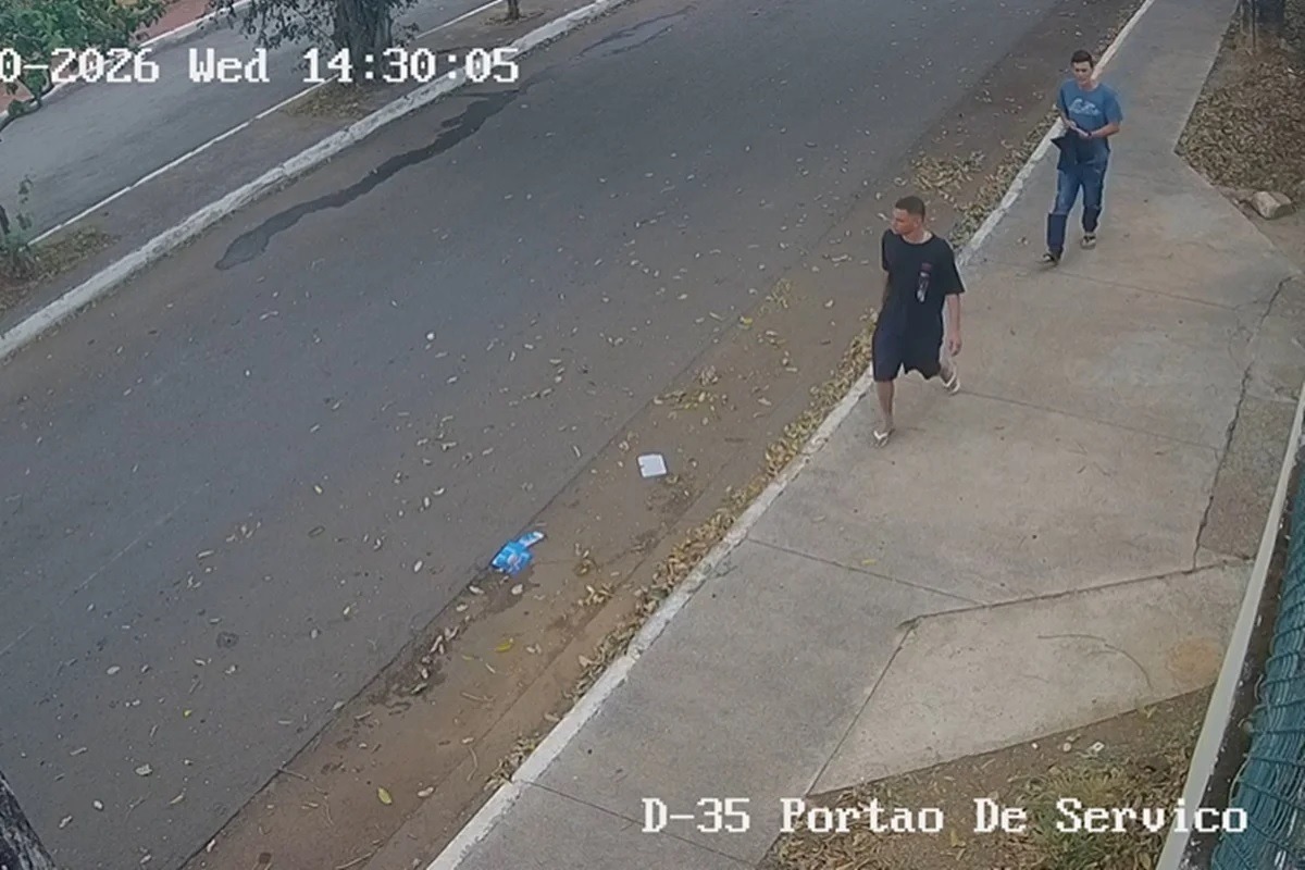 Câmera flagra dupla antes de tentar assaltar policial com filha de 10 anos