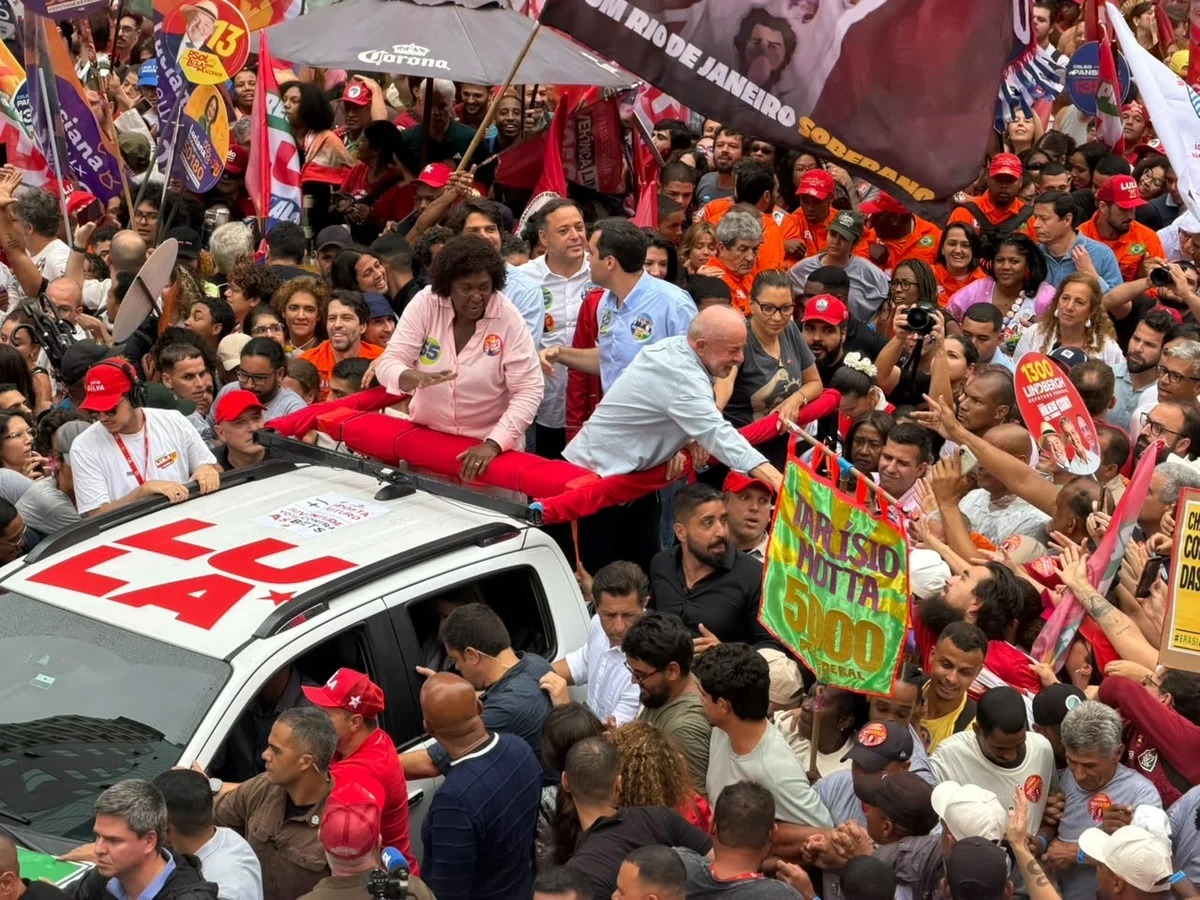 Lula cita debate na Globo e diz que podcast teve mais audiência que novela