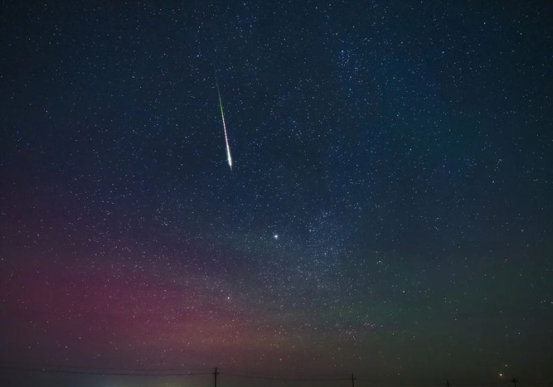 Outubro terá chuva de meteoros do cometa Halley e encontro de planetas; veja as datas