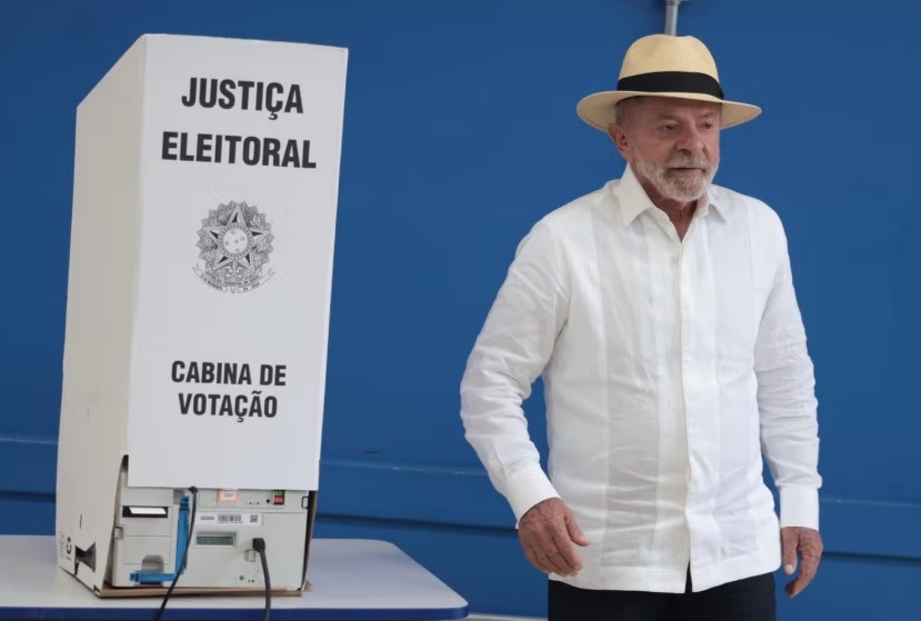 ‘A pesquisa que vai valer, ruim ou boa, é quando abrir a urna’, diz Lula após votar em São Bernardo...