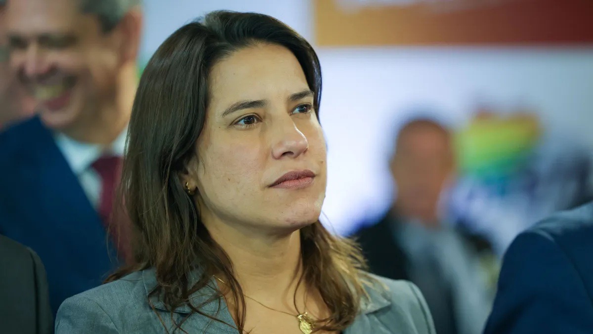 Raquel Lyra fica à frente de João Campos e é reeleita governadora em Pernambuco no 1º turno