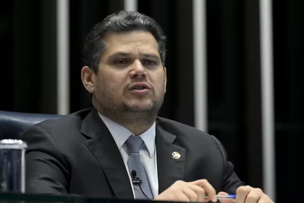 Alcolumbre mantém calendário de discussão sobre o fim da escala 6x1, mas votação do texto é incerta