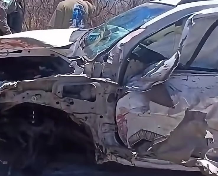 Cantor Adonis Antônio sofre acidente após carro colidir com caminhão no Seridó do RN