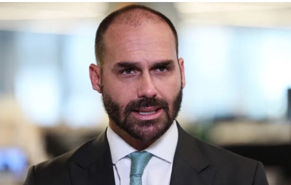 “EFEITO ZERO”: Cientista político diz que ordem de prisão de Eduardo perde impacto com ele nos EUA