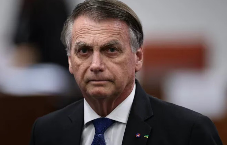 Jair Bolsonaro teve taquicardia e dificuldade para respirar na última semana, diz boletim médico