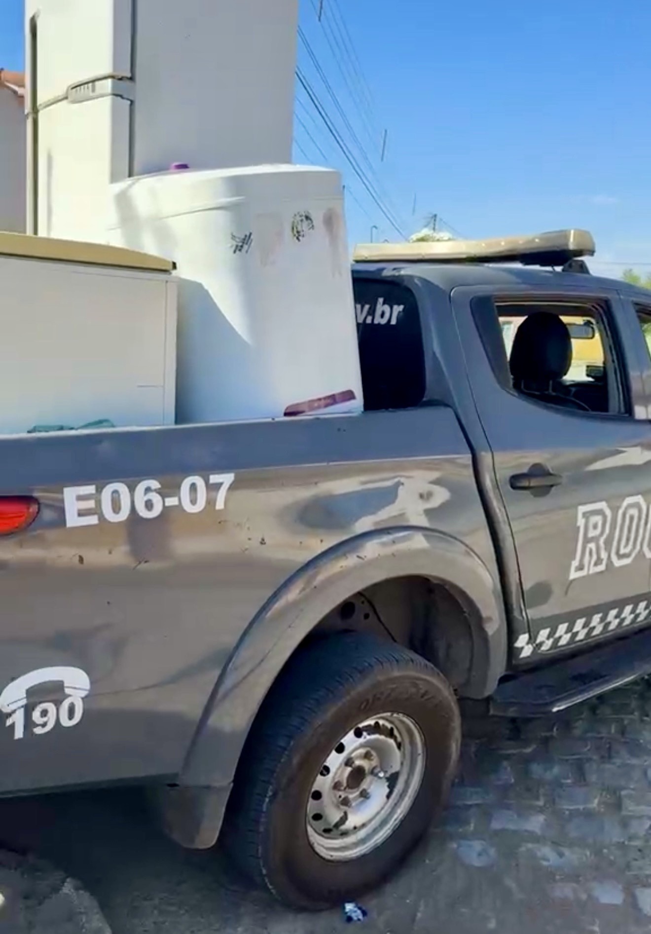 Família é obrigada a deixar casa após ameaças criminosas em Mossoró; ROCAM ajuda na mudança