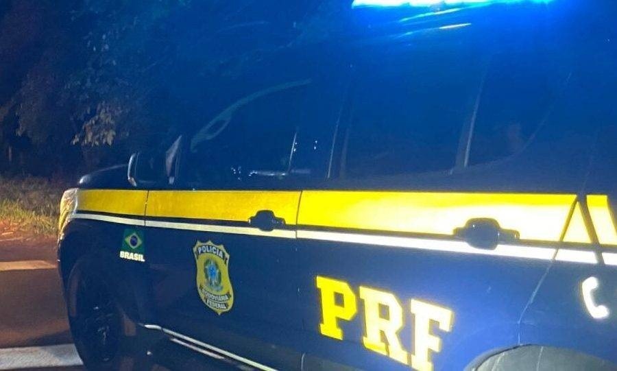 Colisão entre caminhão e carro deixa dois mortos na BR-101, em Goianinha