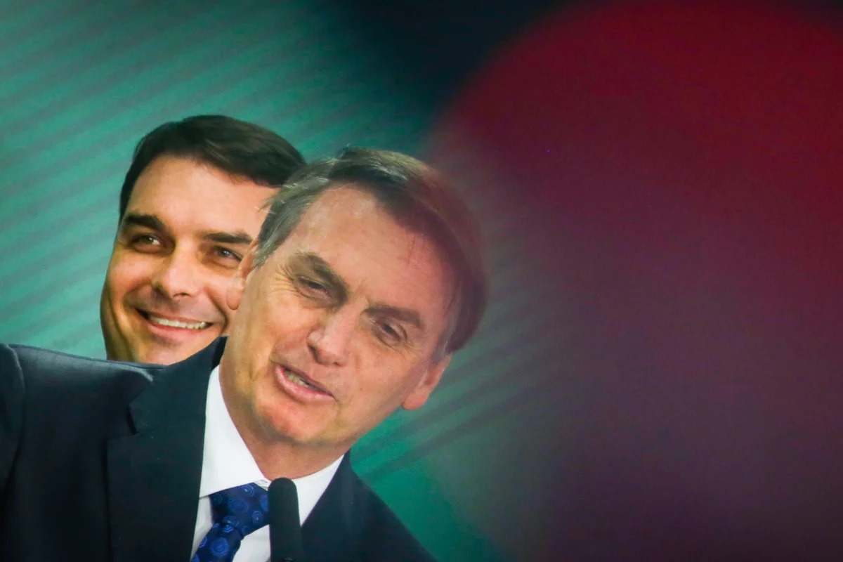 Moraes autoriza Flávio Bolsonaro a visitar o pai após 90 dias de suspensão