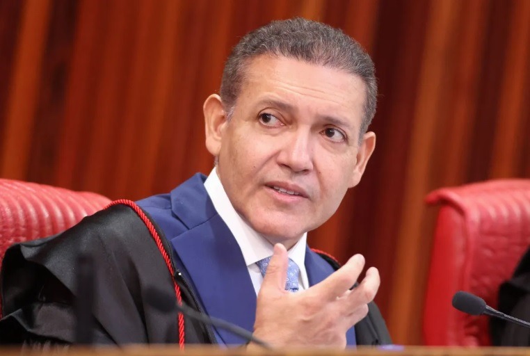 Nunes Marques convoca campanhas de Flávio e Lula para reunião após batalha jurídica no TSE
