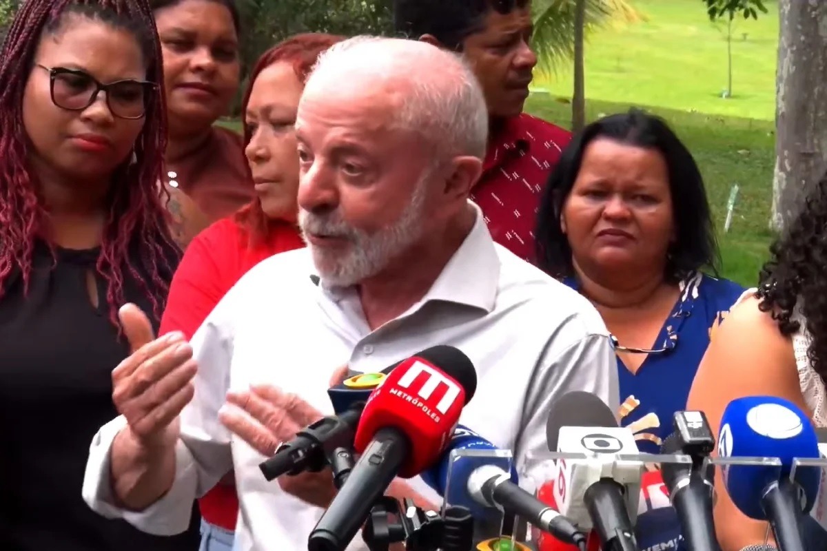 Lula acusa presidente do TSE de favorecer adversário após suspensão de canal no WhatsApp