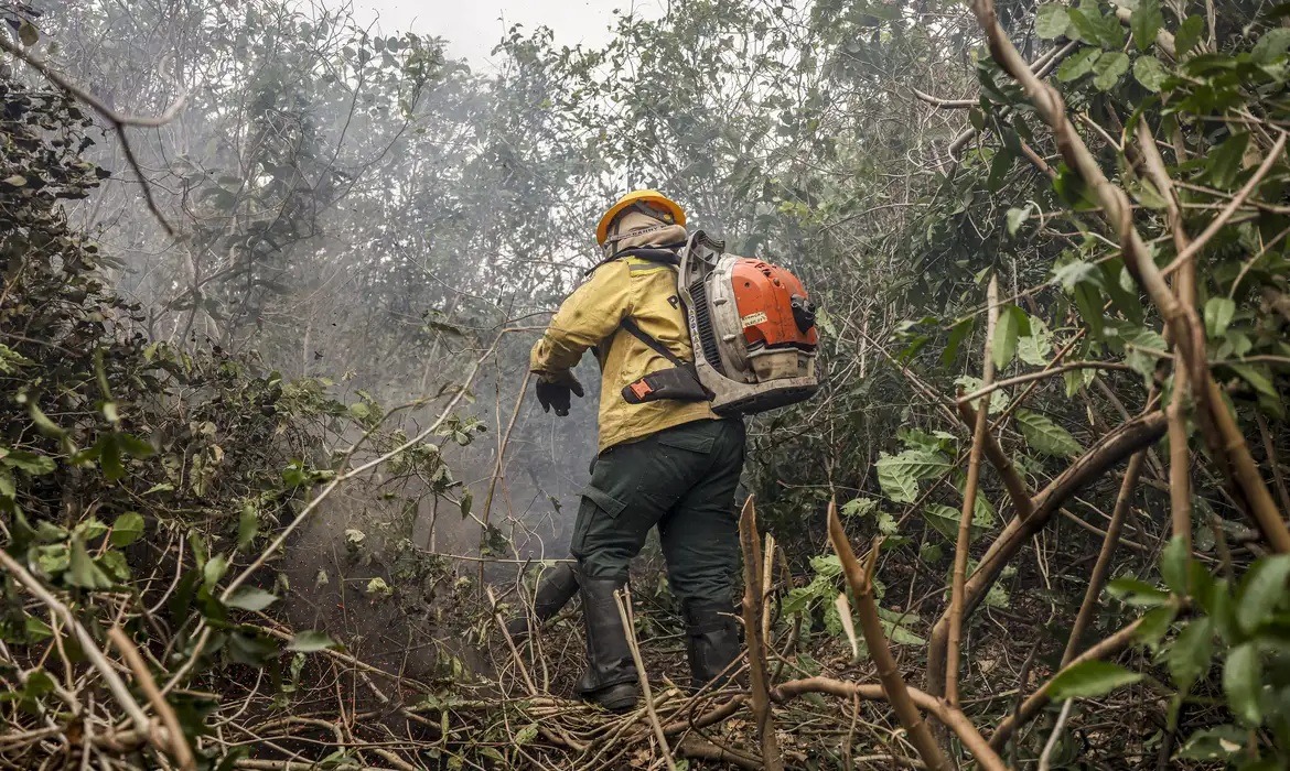 Ministro do Meio Ambiente diz que situação climática do Amazonas é pior do que se imaginava