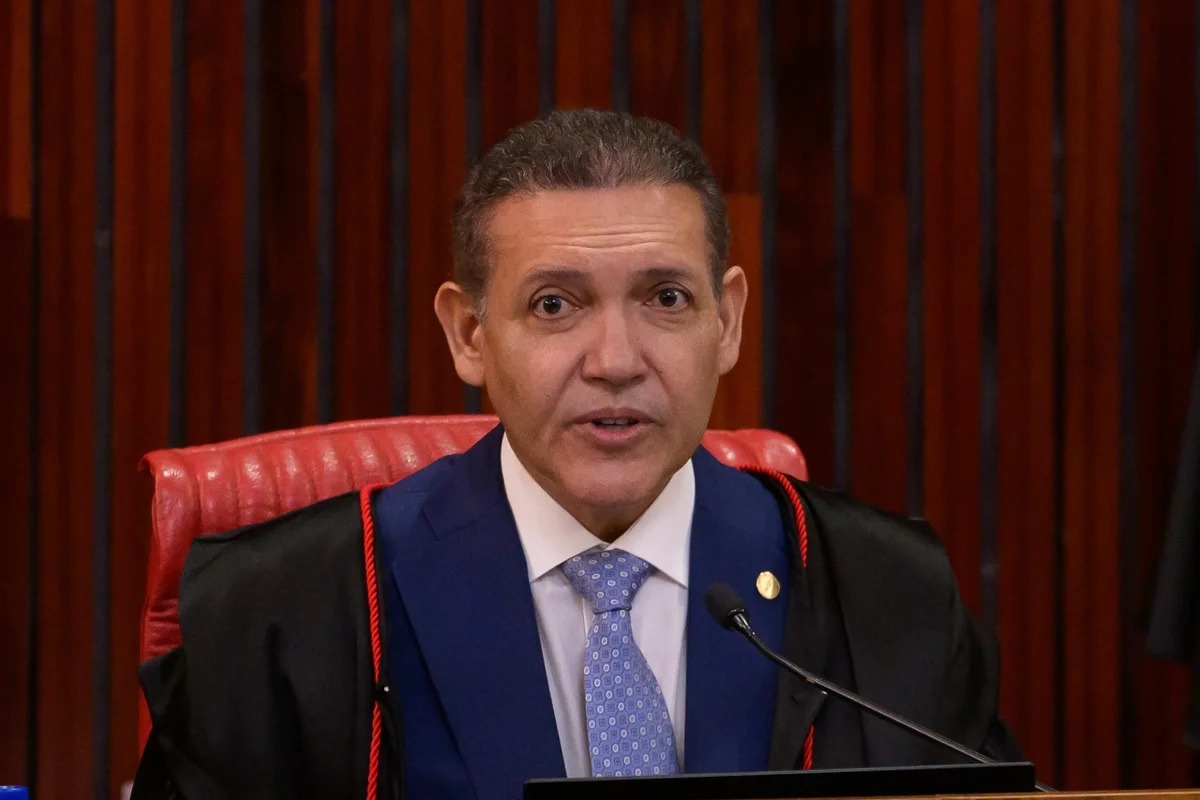 Deputado do PT aciona STF e pede afastamento de Nunes Marques do TSE
