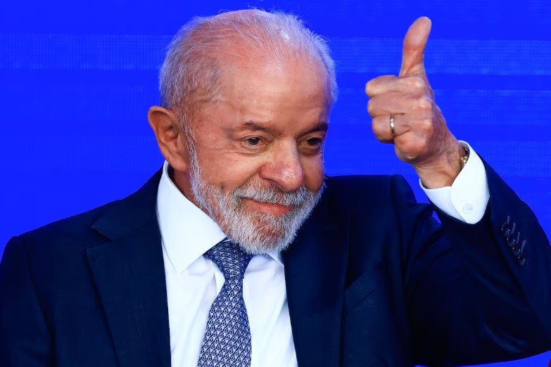 A 10 dias do segundo turno, Lula anuncia proposta de transporte gratuito aos fins de semana
