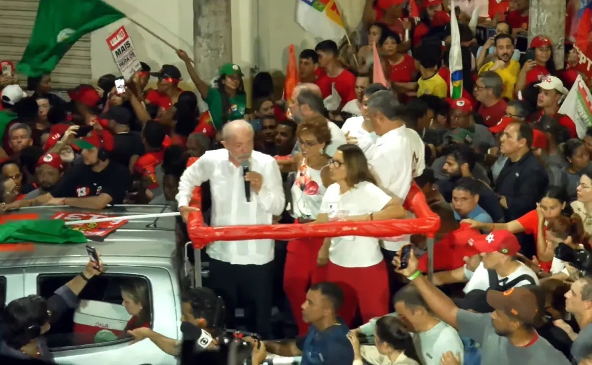 VÍDEO: Lula critica a Globo e diz que emissora não merece confiança por causa de Flávio