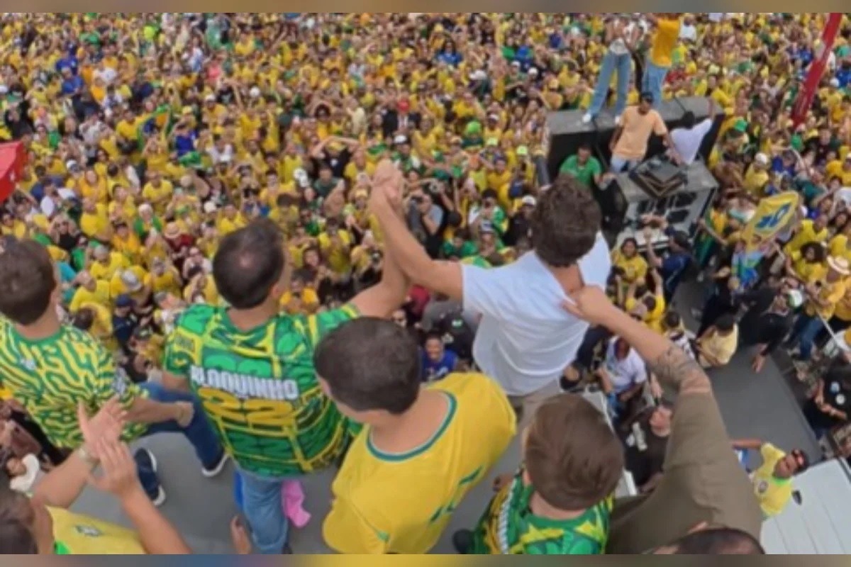 [VÍDEO] Nikolas afirma que Flávio subirá rampa do Planalto com Jair Bolsonaro