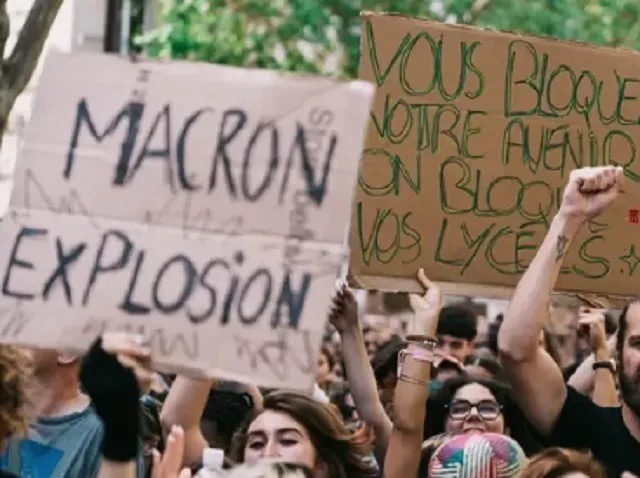 Onda de protestos violentos se espalha pela Europa