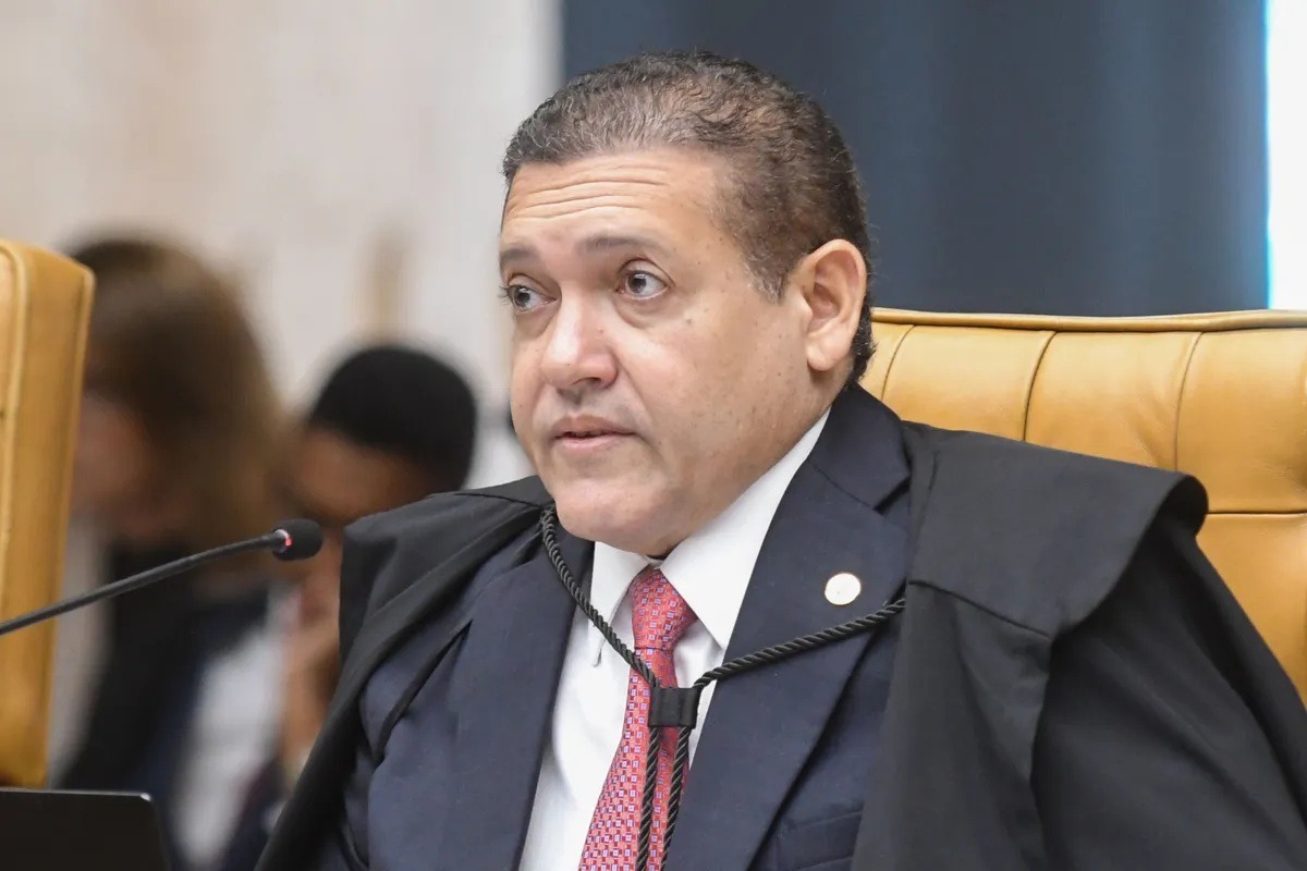 Flávio aciona TSE contra “Exército do Lula” por suposta manipulação de buscas