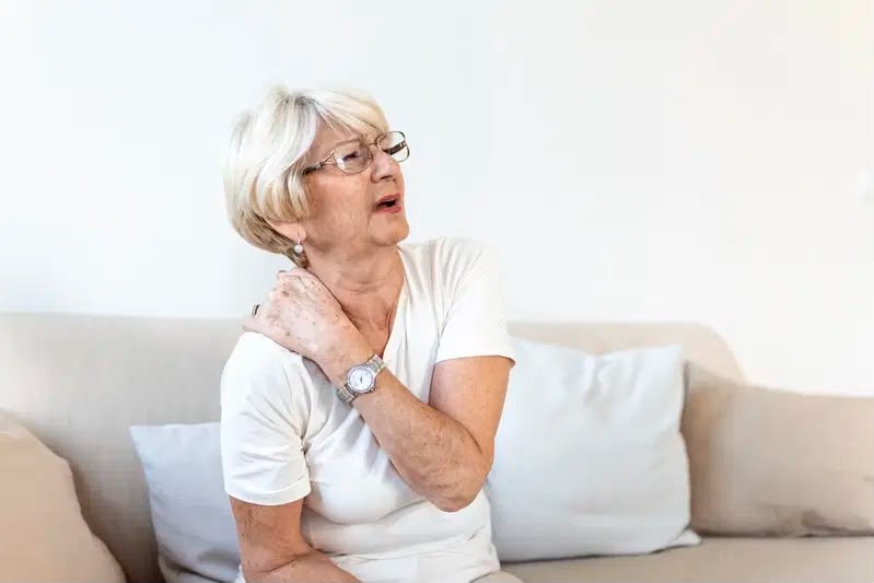 Uma em cada três mulheres com mais de 50 anos sofrerá fratura por osteoporose 