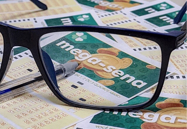 Mega-Sena sorteia prêmio de R$ 230 milhões neste sábado
