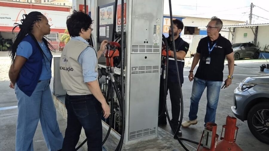 Fiscalização reprova 12 bombas e interdita quatro em postos de Natal e outras três cidades