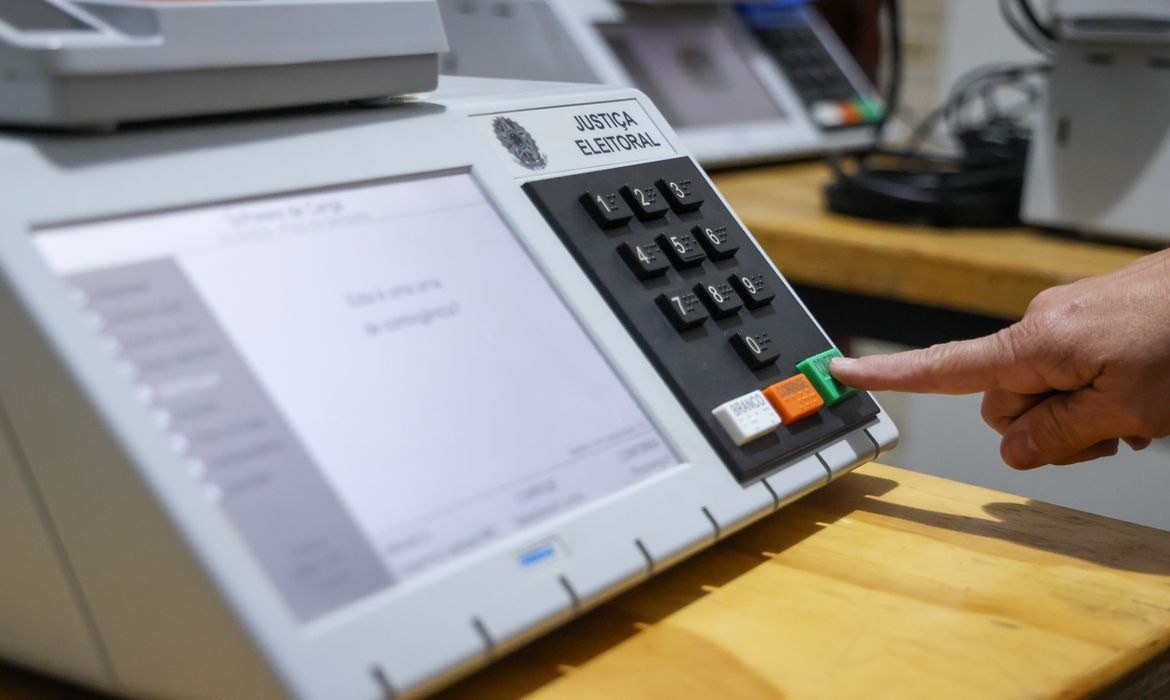 Segundo turno começa no exterior; brasileiros na Nova Zelândia são os primeiros a votar