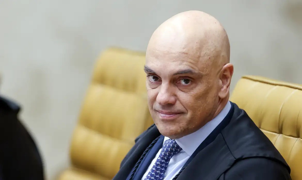 Decisão de Moraes contra Flávio pega STF de surpresa e Ministros temem novo racha no país