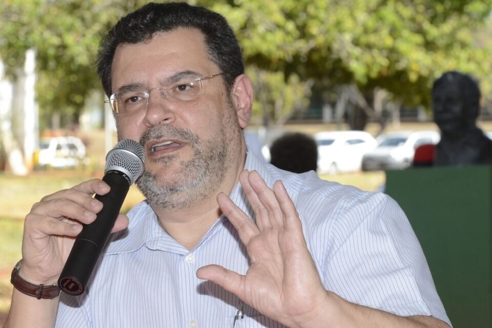 PCO diz que Flávio é perseguido em razão dos quase 60 milhões de votos