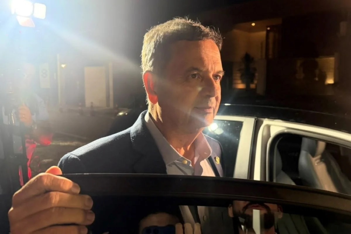 Rogério Marinho conversa com Flávio e reclama de dois pontos da carta