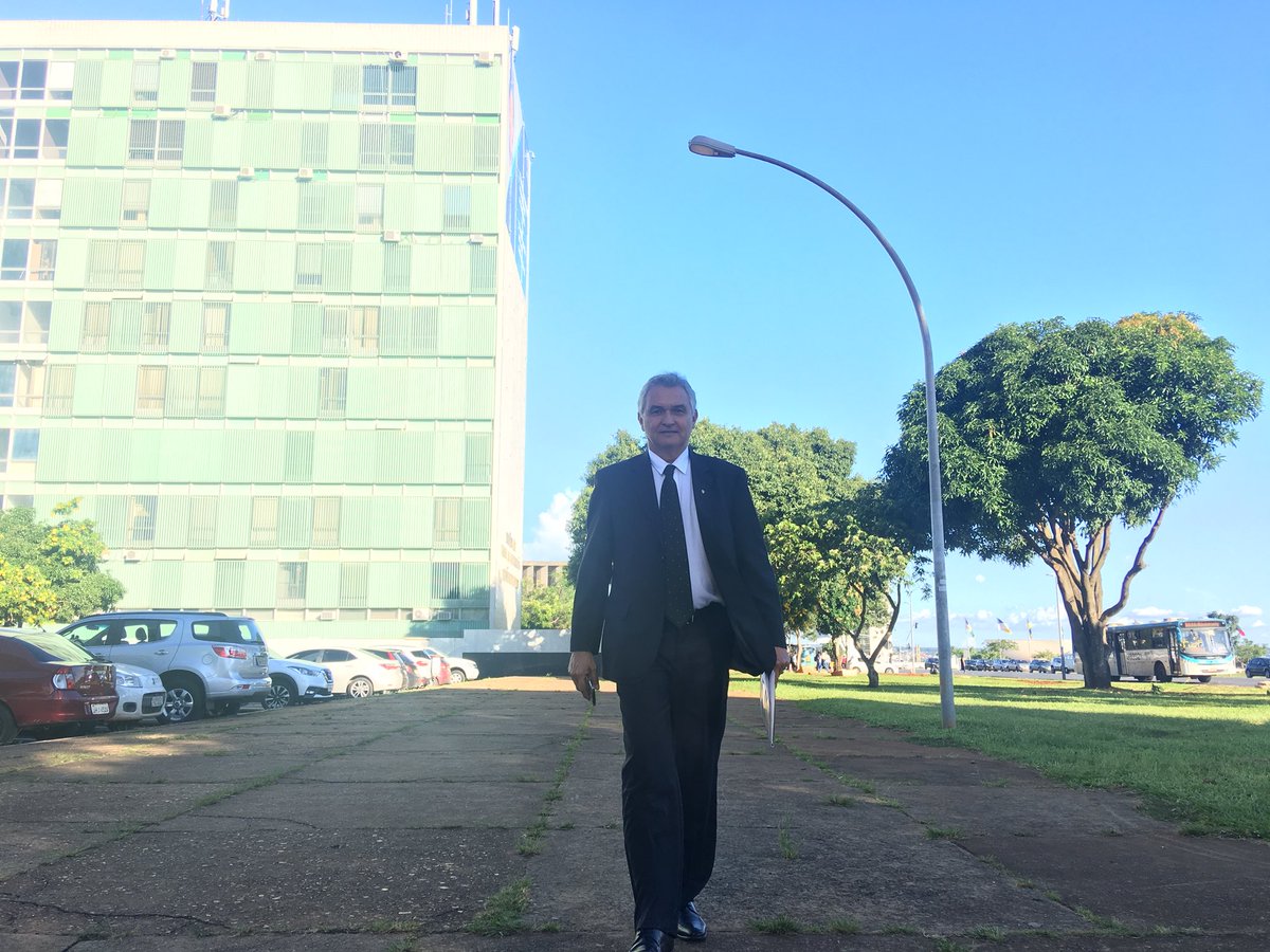 Girão diz que Battisti é "amiguinho do PT" e que Brasil mostrou ter comando