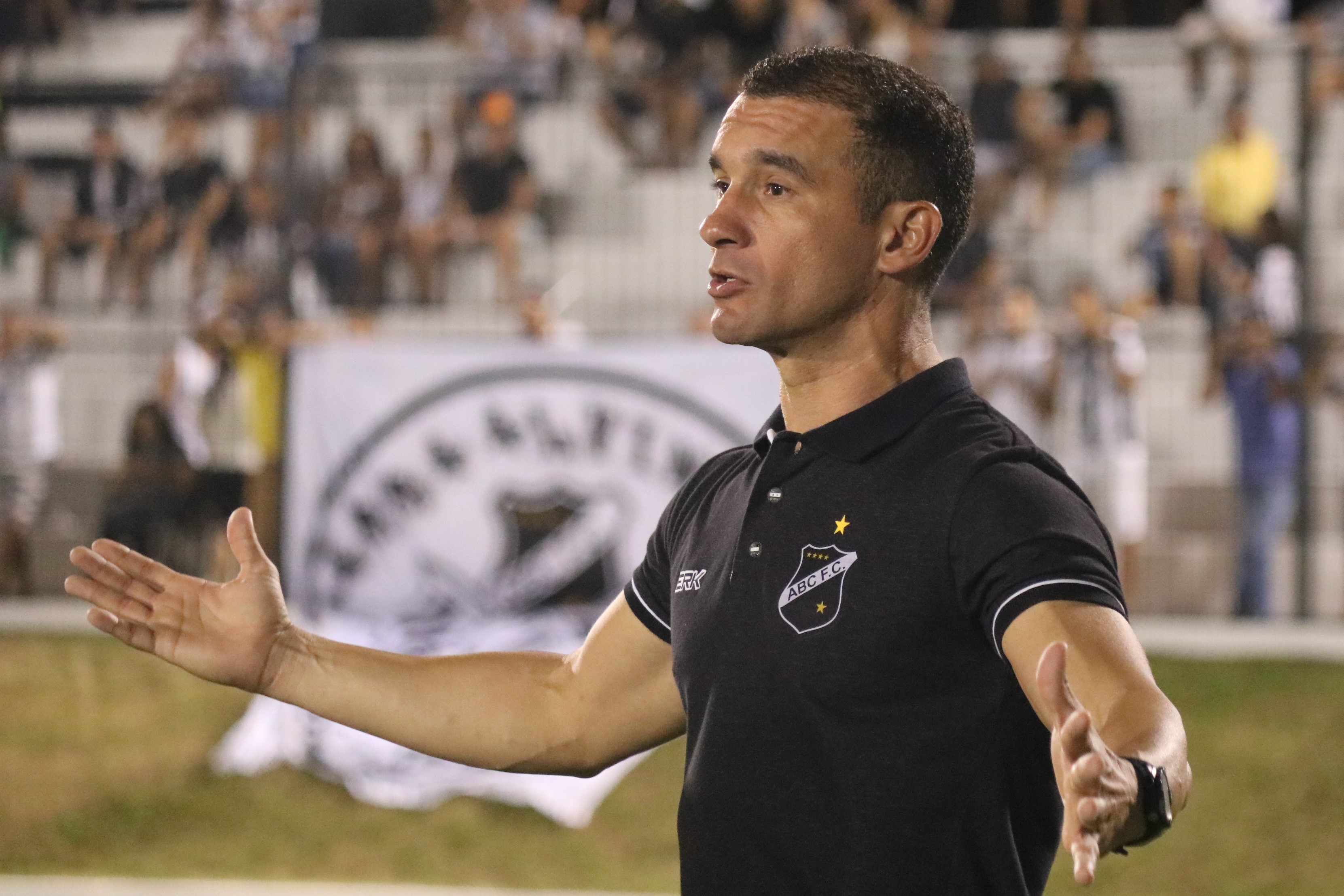Técnico do ABC admite que equipe está muito abaixo do esperado
