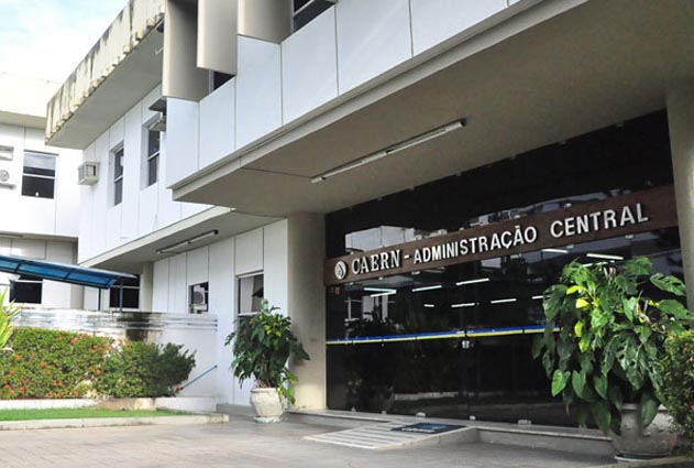 Governo nega privatização, mas admite abrir capital da Caern