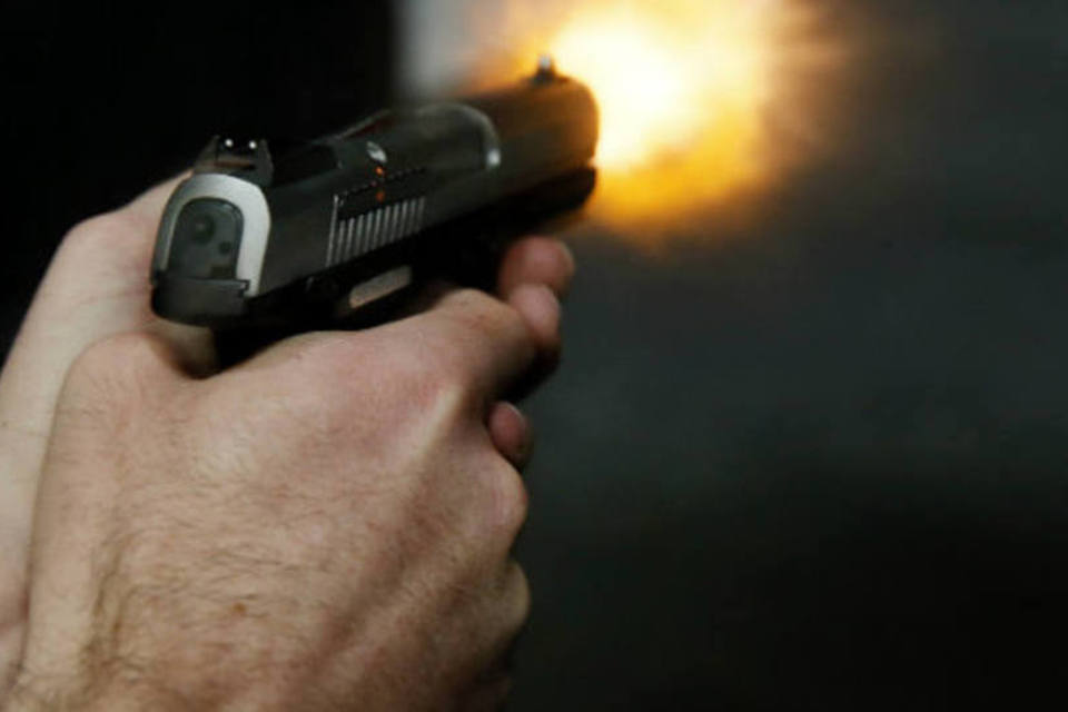 Bolsonaro assina decreto que flexibiliza a posse de armas