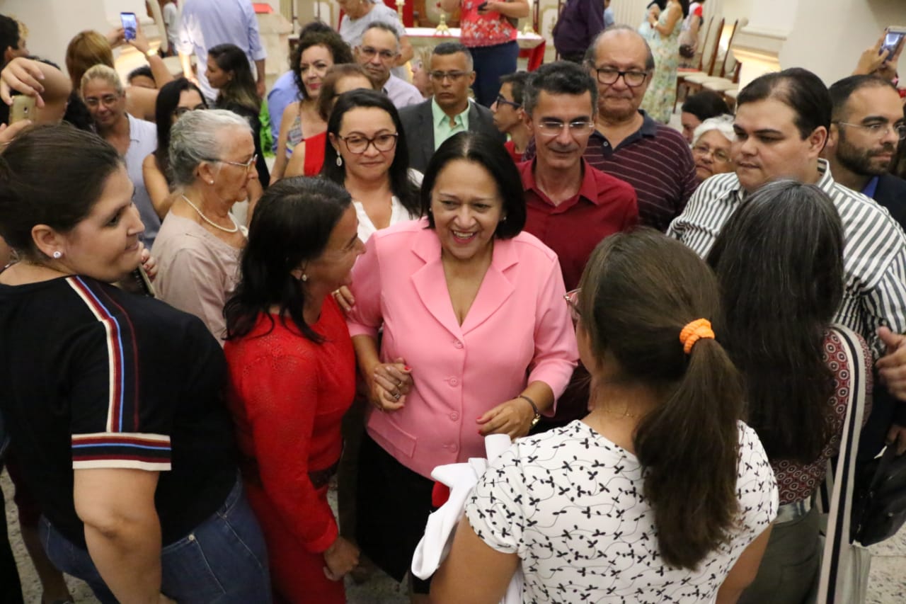 Com governo em crise financeira, Fátima pede ajuda até ao "Divino"