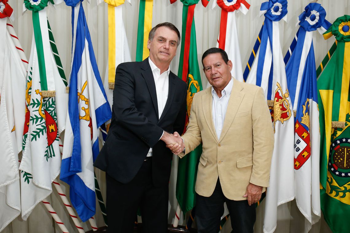 General assume presidência do Brasil depois de 34 anos
