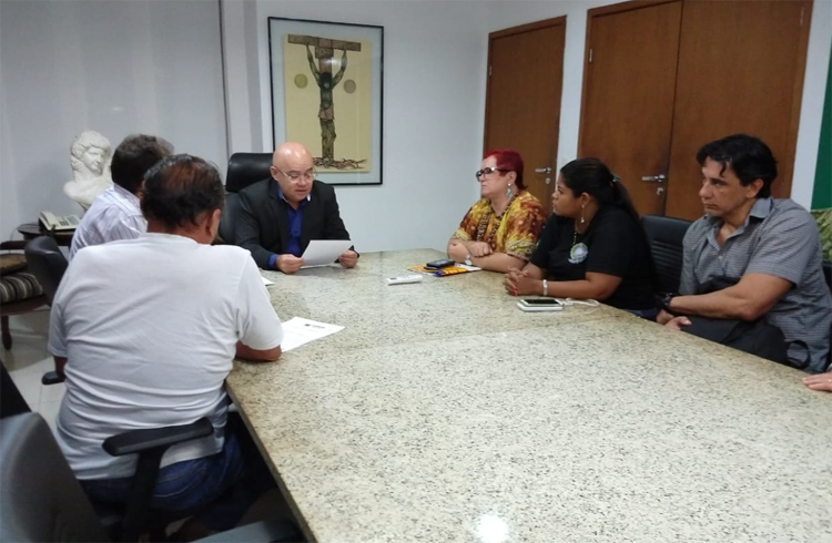 Governo do Estado nega intenção de parcelar salários atrasados