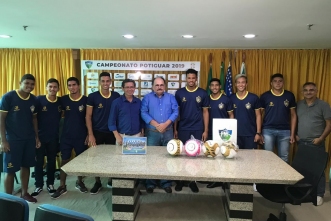 Jogadores e comissão técnica do Visão Celeste são homenageados na FNF