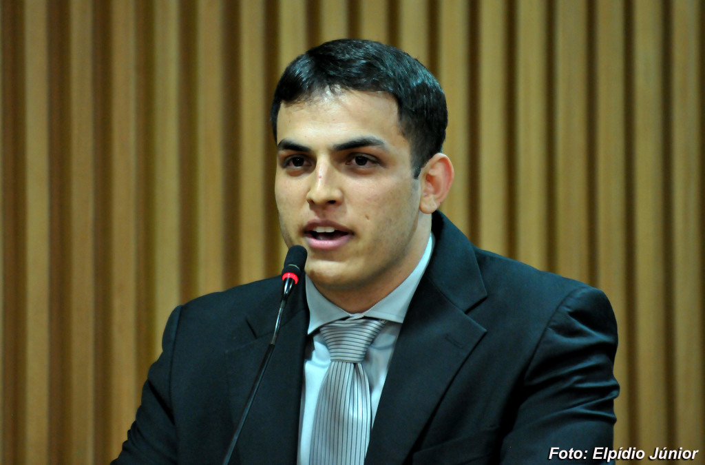 De volta à Câmara, Maurício Gurgel anuncia oposição ao prefeito Álvaro Dias