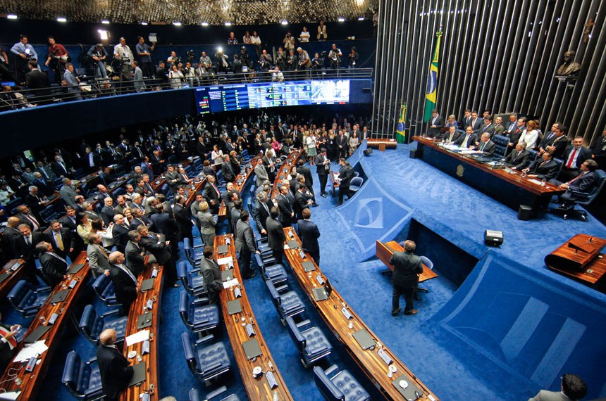 Eleição para presidência do Senado: 81 senadores e 82 votos registrados