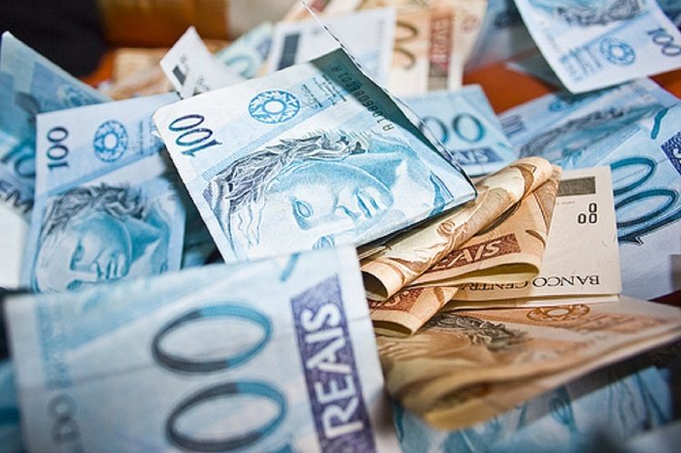 Estado tem rombo financeiro de R$ 4,3 bilhões, diz Fátima Bezerra