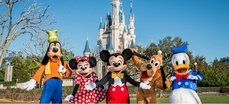 Governo do DF negocia construção de parque da Disney World em Brasília