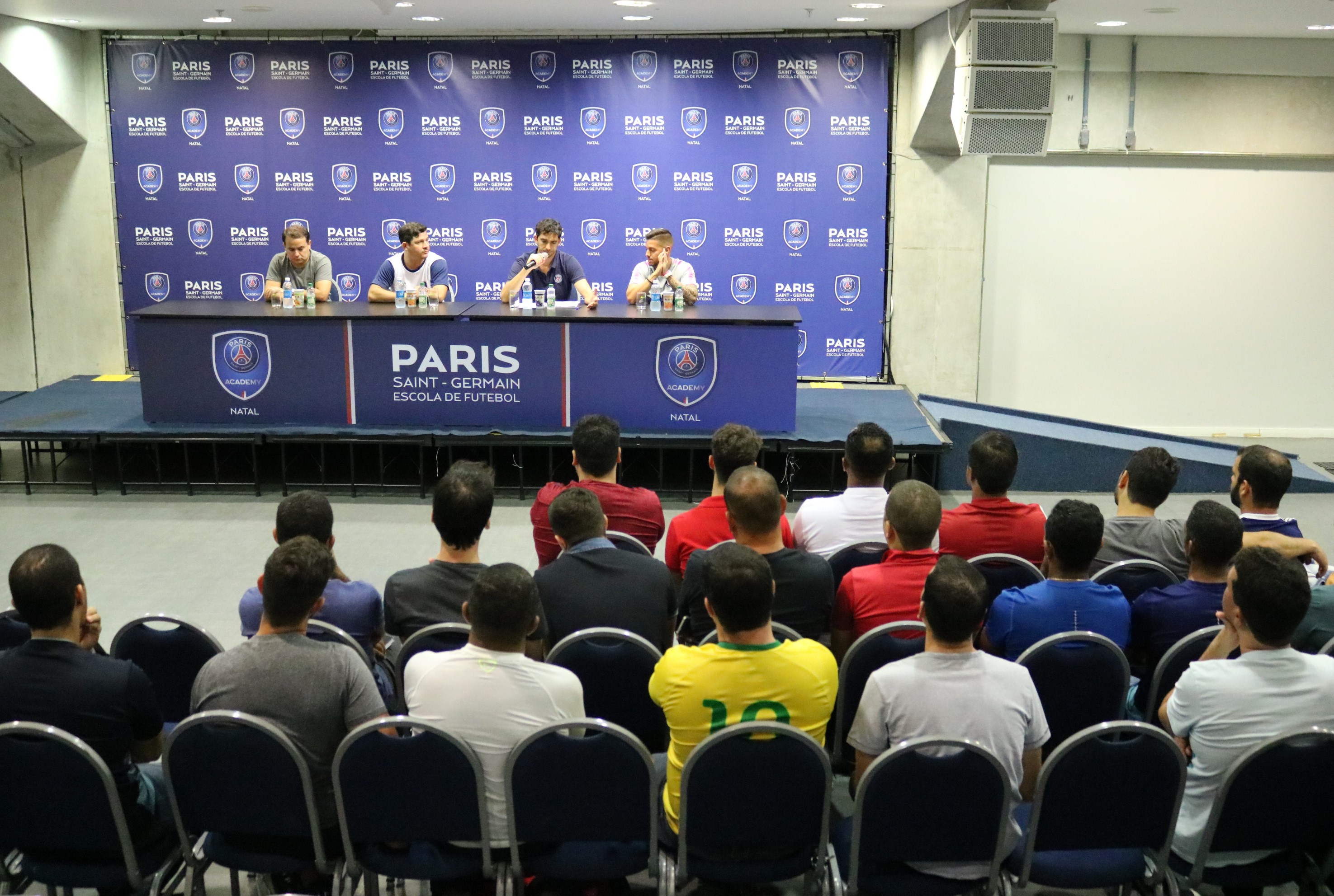 Com mais de 500 participantes, Seletiva da PSG Academy acontece neste sábado