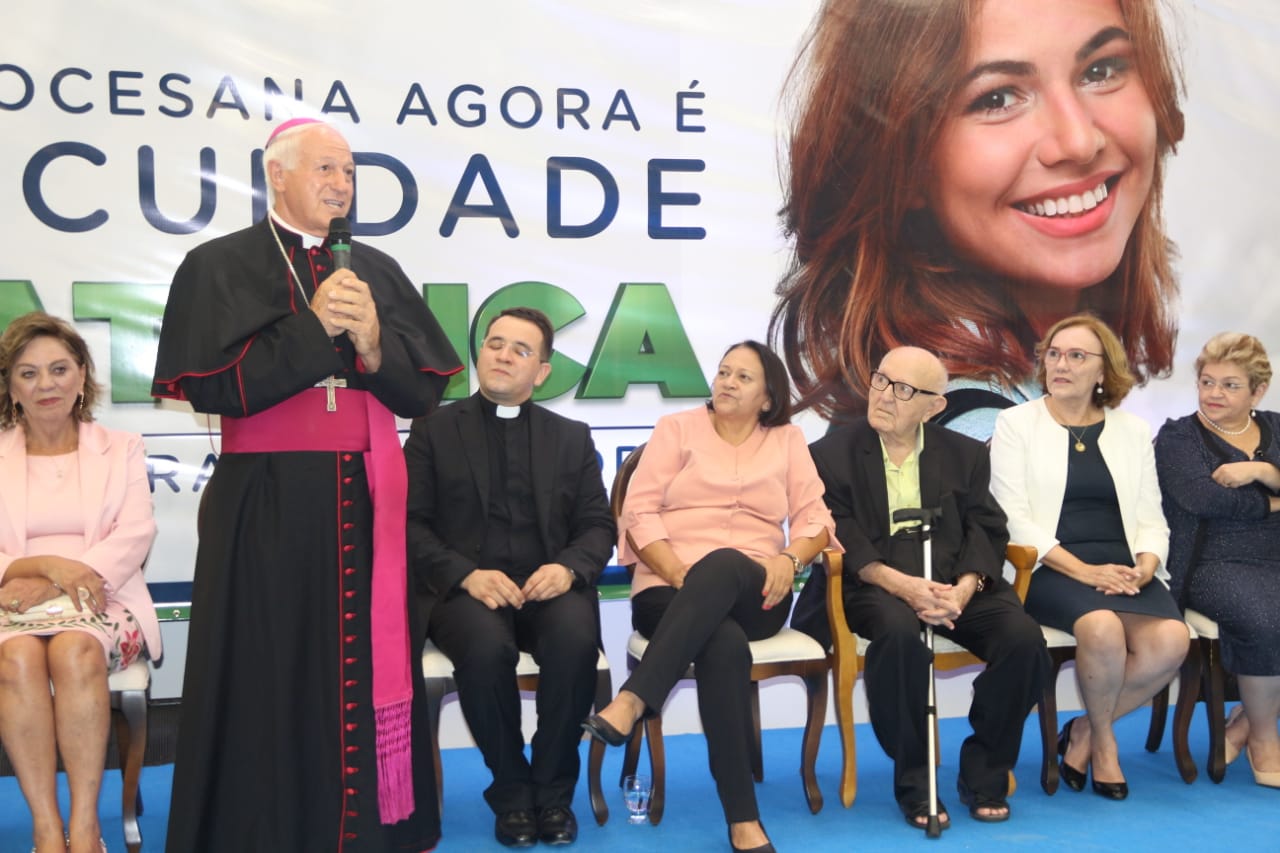 Zenaide Maia prestigia solenidade na Faculdade Católica do RN em Mossoró